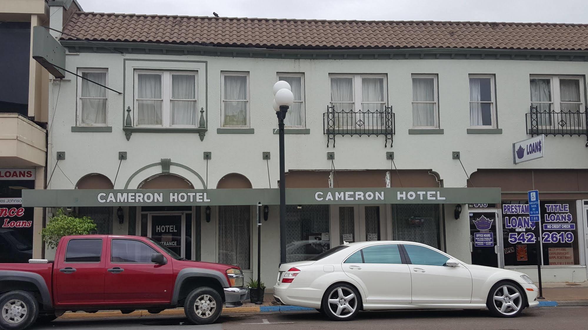 Oyo Historic Cameron Hotel Brownsville I-69E Exterior photo