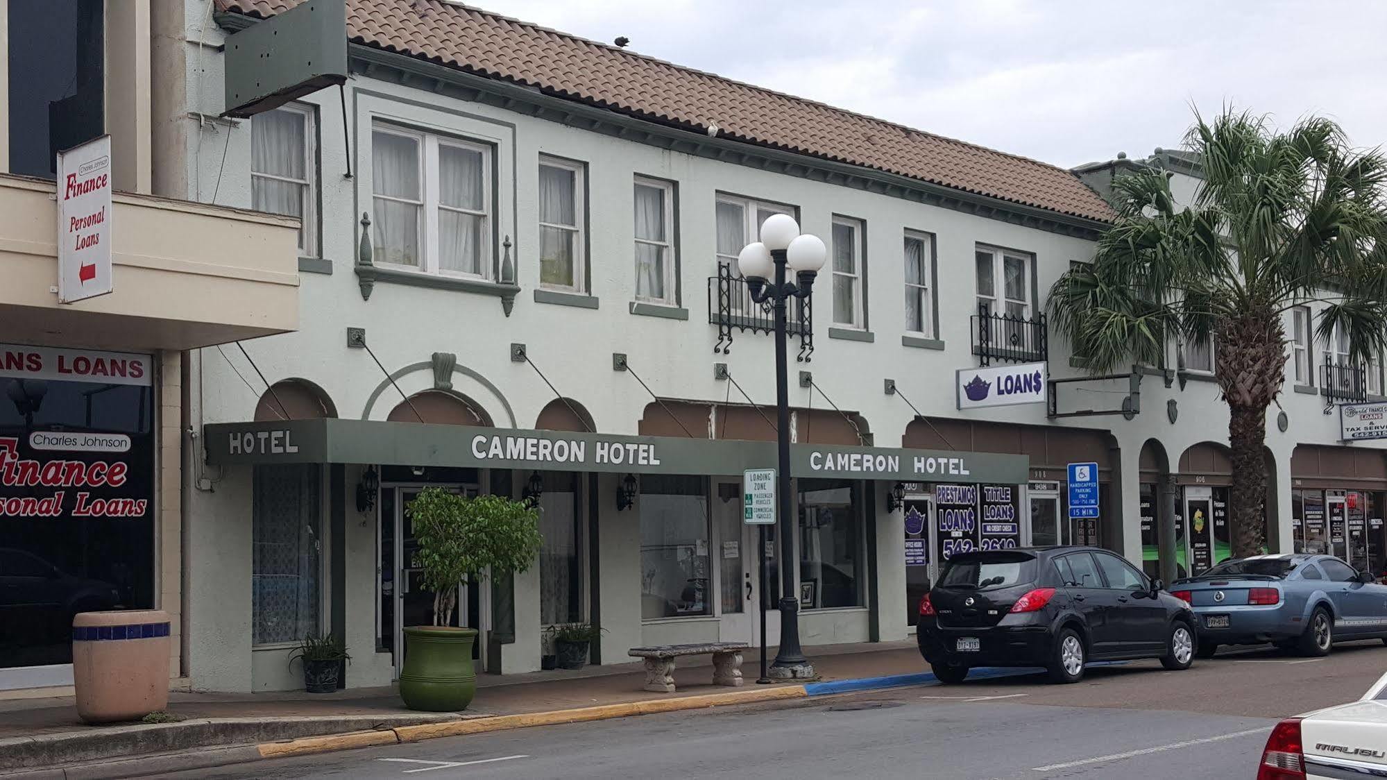 Oyo Historic Cameron Hotel Brownsville I-69E Exterior photo